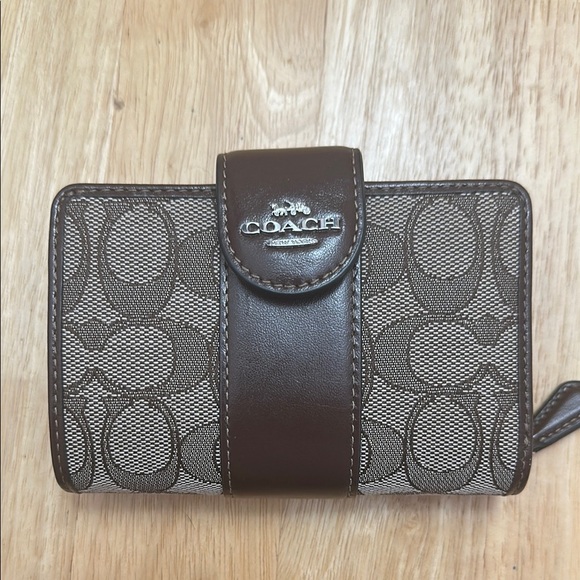 Coach Maple Zip Around Wallet - Picture 1 of 7